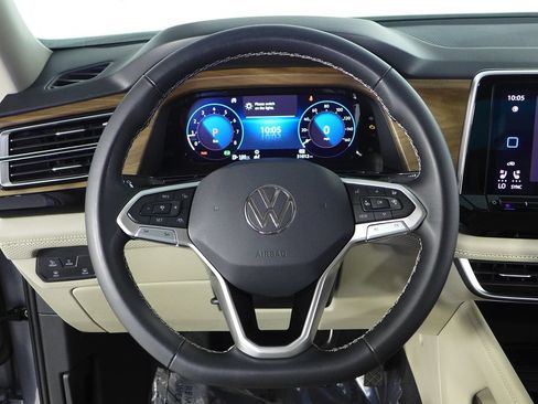 Used 2024 Volkswagen Atlas SE w/ Black Wheel Package AWD/4WD image 27