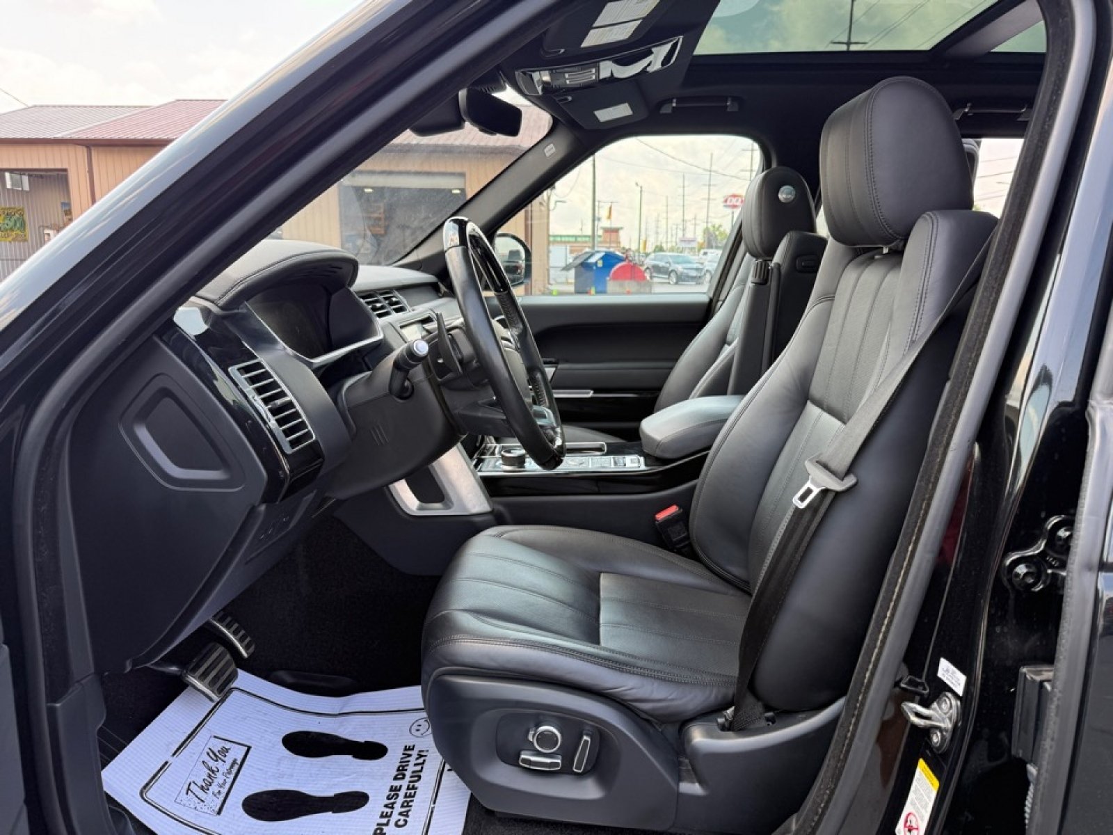 Used 2017 Land Rover Range Rover Supercharged AWD/4WD image 28