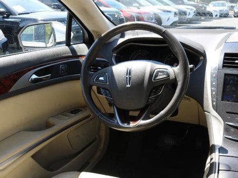 Used 2013 Lincoln MKZ FWD image 22