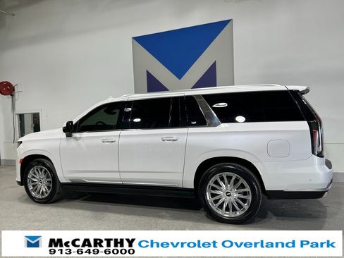 Used 2023 Cadillac Escalade ESV Premium Luxury w/ Performance Package image 7