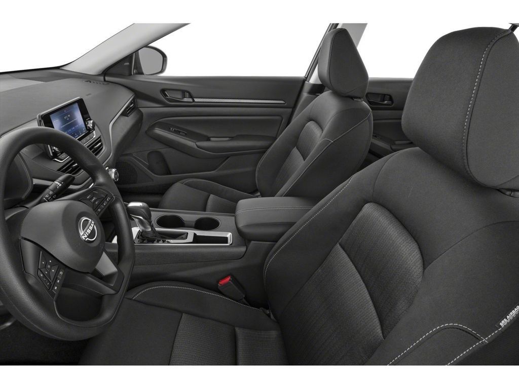 Used 2024 Nissan Altima 2.5 S FWD image 6