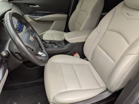 Certified 2023 Cadillac XT4 Luxury FWD image 18