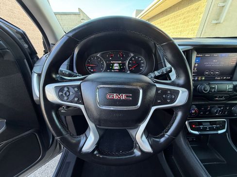 Used 2024 GMC Terrain SLT image 30