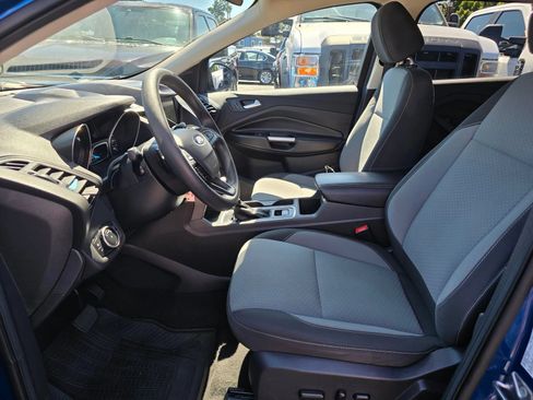 Used 2017 Ford Escape SE w/ Equipment Group 201A AWD/4WD image 19