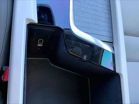 Used 2025 Volvo XC60 T8 Plus w/ Protection Package Premier image 36