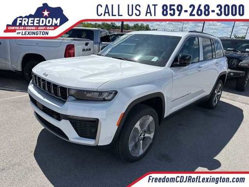 New 2026 Jeep Grand Cherokee Limited AWD/4WD image 1