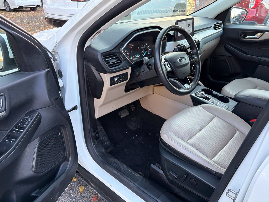 Used 2022 Ford Escape SEL AWD/4WD image 12