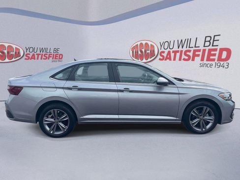 Used 2023 Volkswagen Jetta SE FWD image 5