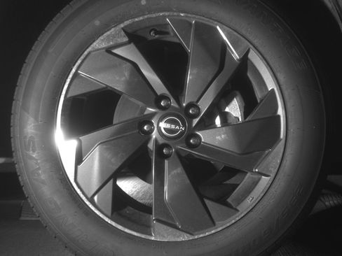 Used 2025 Nissan Rogue SV image 13