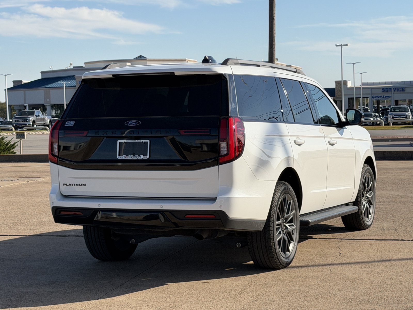Used 2026 Ford Expedition Platinum w/ Stealth Appearance Package AWD/4WD image 4