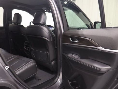 New 2025 Jeep Grand Cherokee Limited image 16