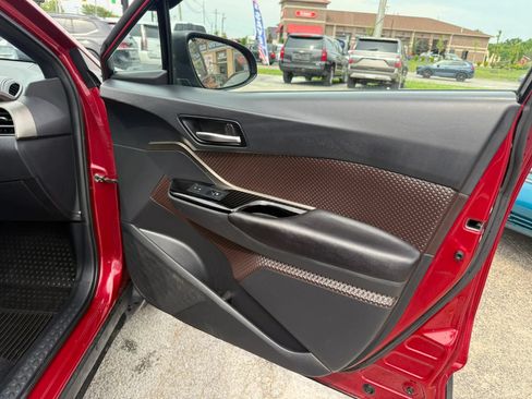 Used 2019 Toyota C-HR Limited FWD image 21