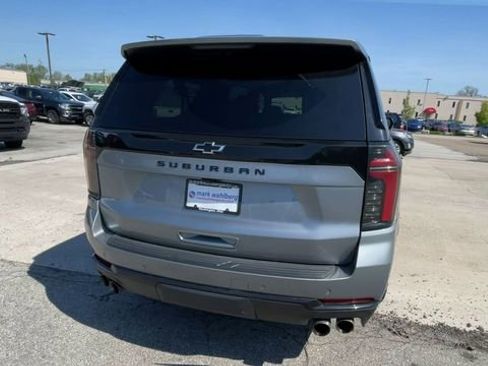 Used 2025 Chevrolet Suburban Z71 AWD/4WD image 9
