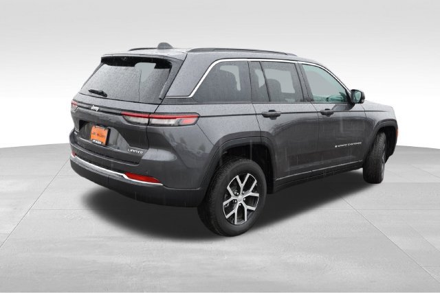 Certified 2024 Jeep Grand Cherokee Limited w/ Luxury Tech Group II AWD/4WD image 5