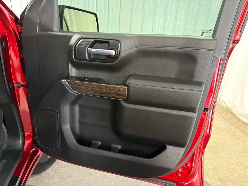 Certified 2021 Chevrolet Silverado 1500 RST w/ LPO, Blackout Package AWD/4WD image 22