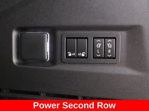 Used 2026 GMC Yukon Denali Ultimate AWD/4WD image 36