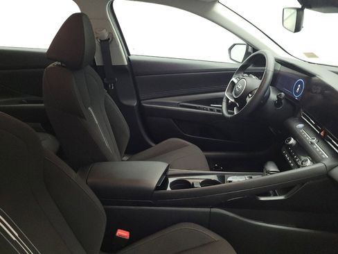 Used 2023 Hyundai Elantra SEL w/ Convenience Package FWD image 21