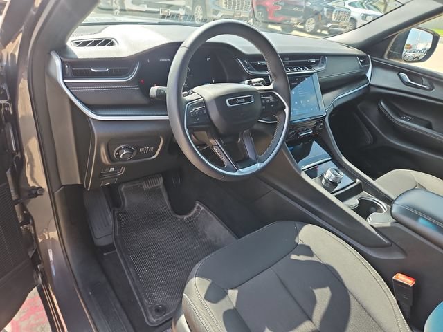 Used 2024 Jeep Grand Cherokee L Laredo AWD/4WD image 10