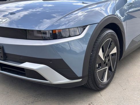 Used 2025 Hyundai Ioniq 5 SEL image 9