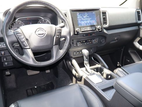Used 2024 Nissan Frontier SL w/ Technology Package RWD image 5