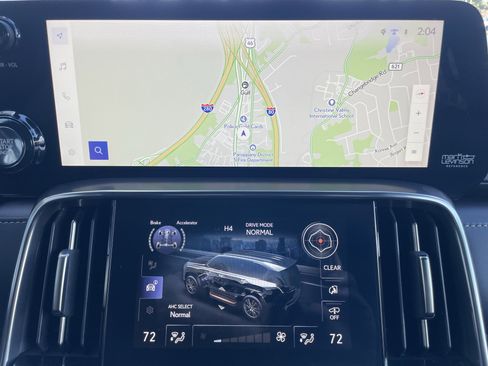 Used 2024 Lexus LX 600 4WD w/ Luxury Package image 27