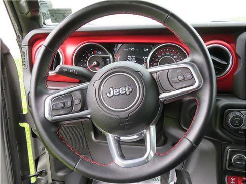 Used 2021 Jeep Gladiator Rubicon w/ Trailer Tow Package AWD/4WD image 10