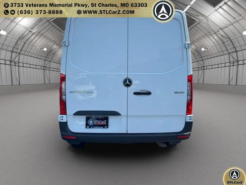 Used 2022 Mercedes-Benz Sprinter 1500 image 4