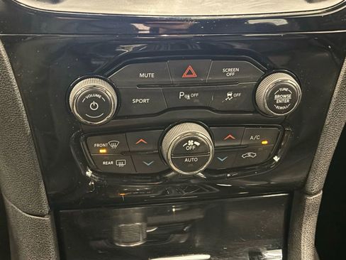 Used 2018 Chrysler 300 S w/ 300S Premium Group 2 image 46