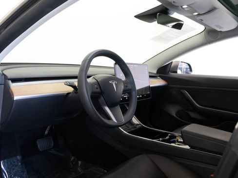 Used 2020 Tesla Model 3 Standard Range Plus RWD image 18
