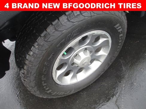 Used 2011 Toyota FJ Cruiser 4WD w/ Convenience Pkg image 2