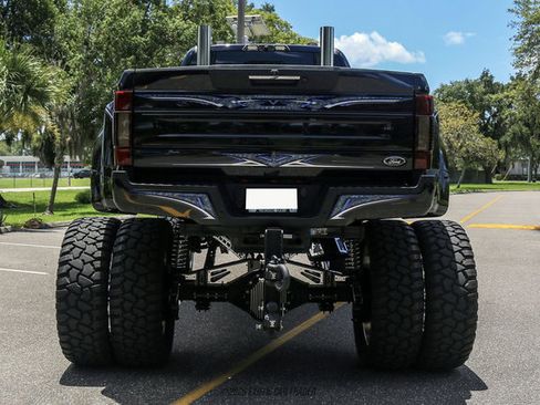 Used 2020 Ford F450 Platinum w/ FX4 Off-Road Package AWD/4WD image 7