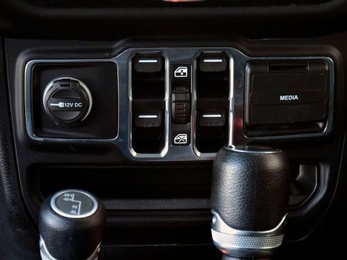 Used 2020 Jeep Wrangler Unlimited Sport S image 24