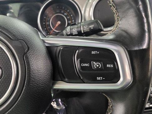 Used 2019 Jeep Wrangler Unlimited Sahara AWD/4WD image 13