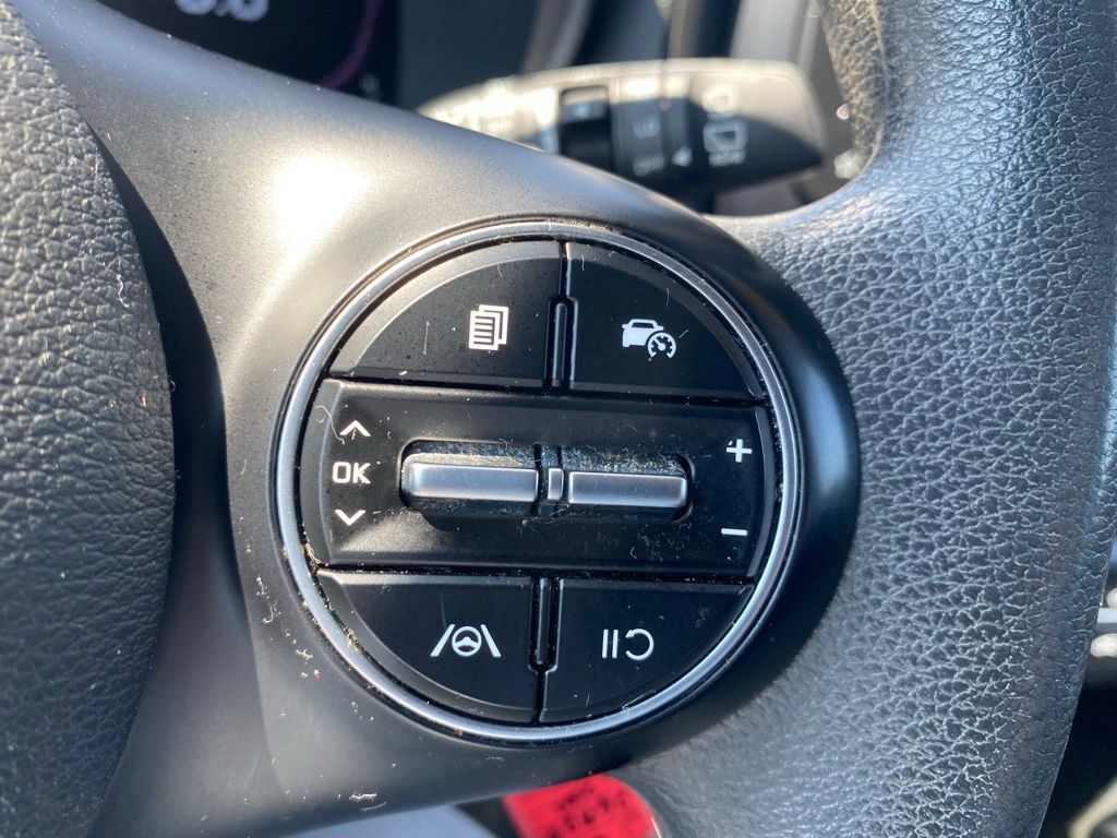 Used 2023 Kia Soul LX w/ LX Technology Package FWD image 27