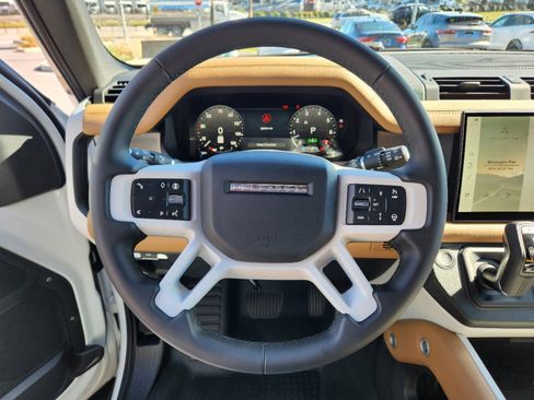 New 2025 Land Rover Defender 110 X-Dynamic SE image 15