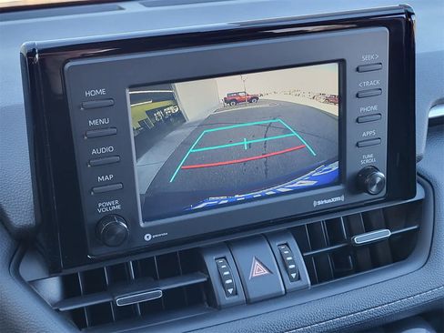 Used 2020 Toyota RAV4 XLE Premium image 16