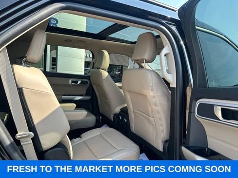 Used 2022 Ford Explorer XLT w/ Equipment Group 202A AWD/4WD image 2