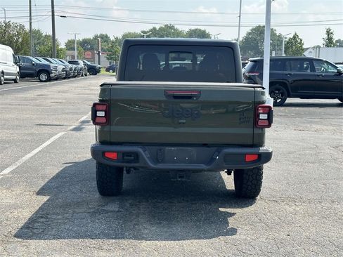 Used 2022 Jeep Gladiator Willys image 5