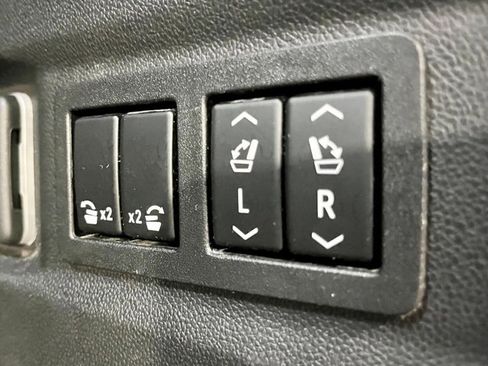 Used 2022 Chevrolet Tahoe High Country image 5