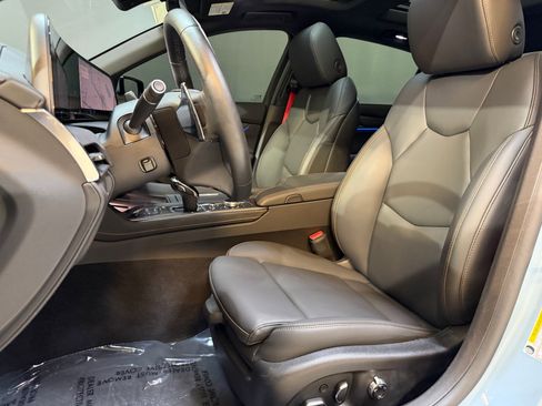 Certified 2025 Cadillac CT5 V RWD image 27