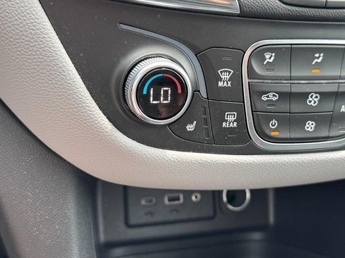 Used 2024 Chevrolet Equinox LT AWD/4WD image 19