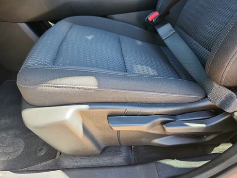 Used 2025 Chevrolet Equinox LT image 11