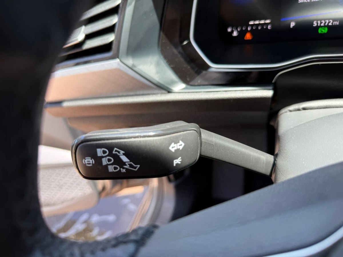 Used 2024 Volkswagen Jetta SE FWD image 35