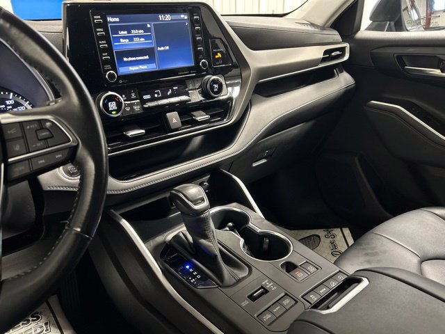 Used 2020 Toyota Highlander XLE AWD/4WD image 26