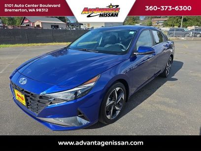 Used 2022 Hyundai Elantra Limited w/ Preferred Accessory Package
