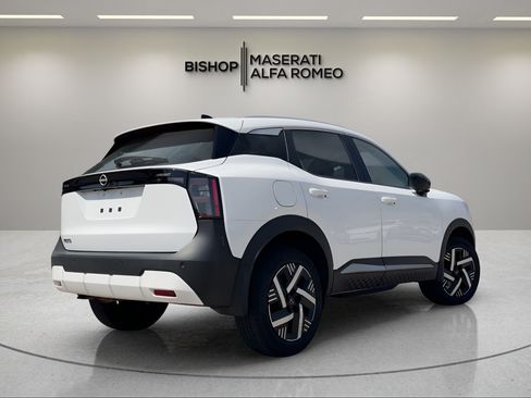 Used 2026 Nissan Kicks SV FWD image 5