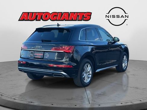 Used 2022 Audi Q5 2.0T Premium w/ Convenience Package image 2