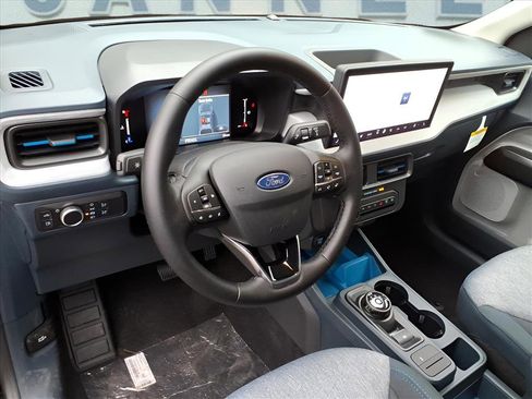 New 2025 Ford Maverick XLT image 12
