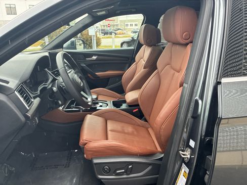 Used 2024 Audi Q5 e Premium Plus image 11