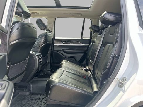 Certified 2023 Jeep Grand Cherokee Limited w/ Black Appearance Package AWD/4WD image 16